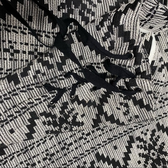 Who What Wear Plus Size High-Waisted Shorts - Picture 3 of 6